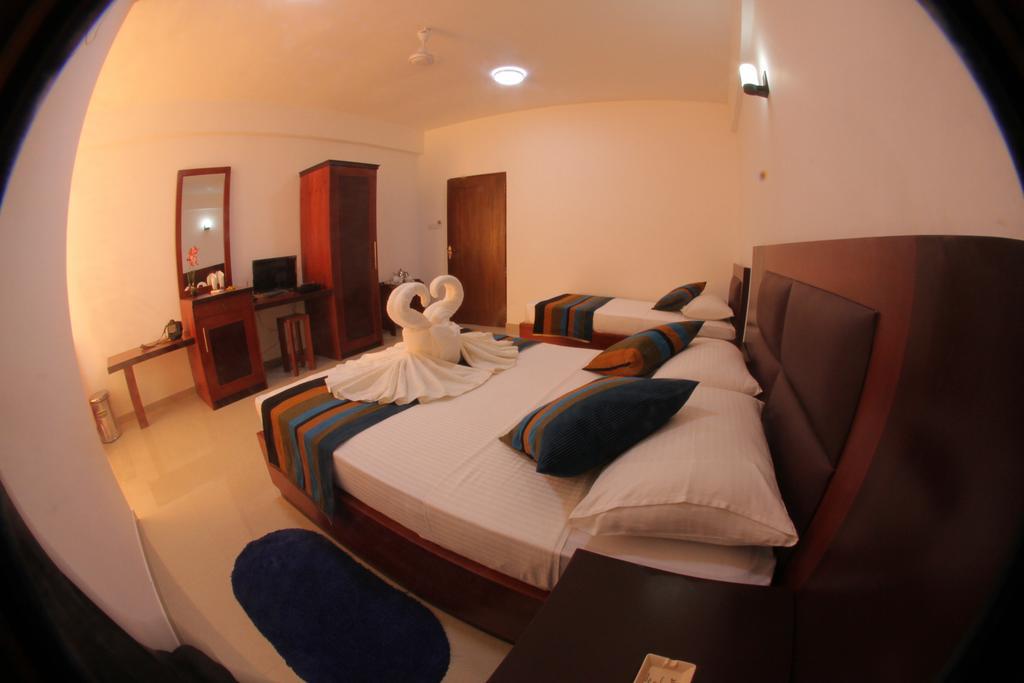 Hotel Kamrel Kurunegala Extérieur photo